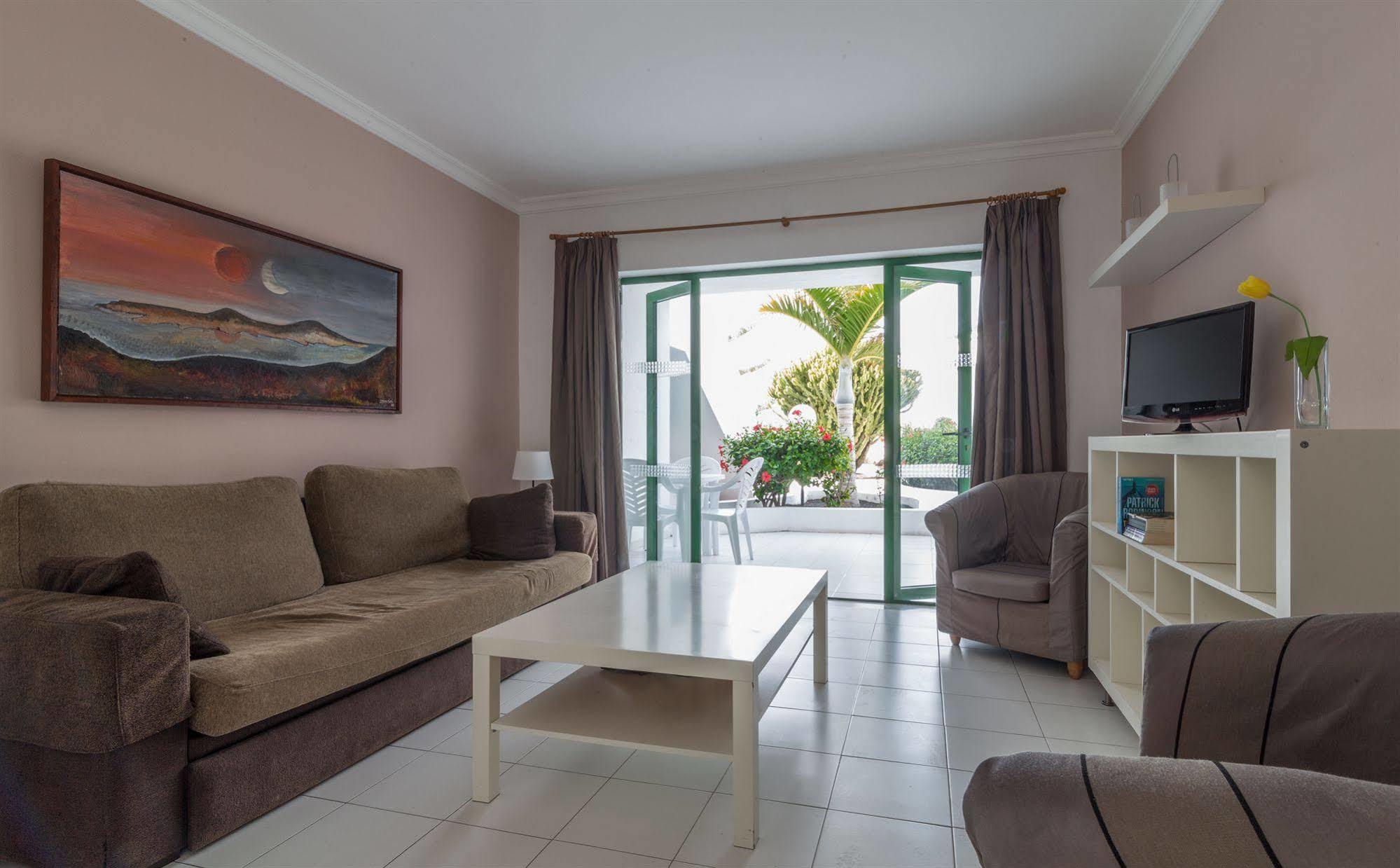 Apartamentos El Guarapo Коста-Тегисе Экстерьер фото